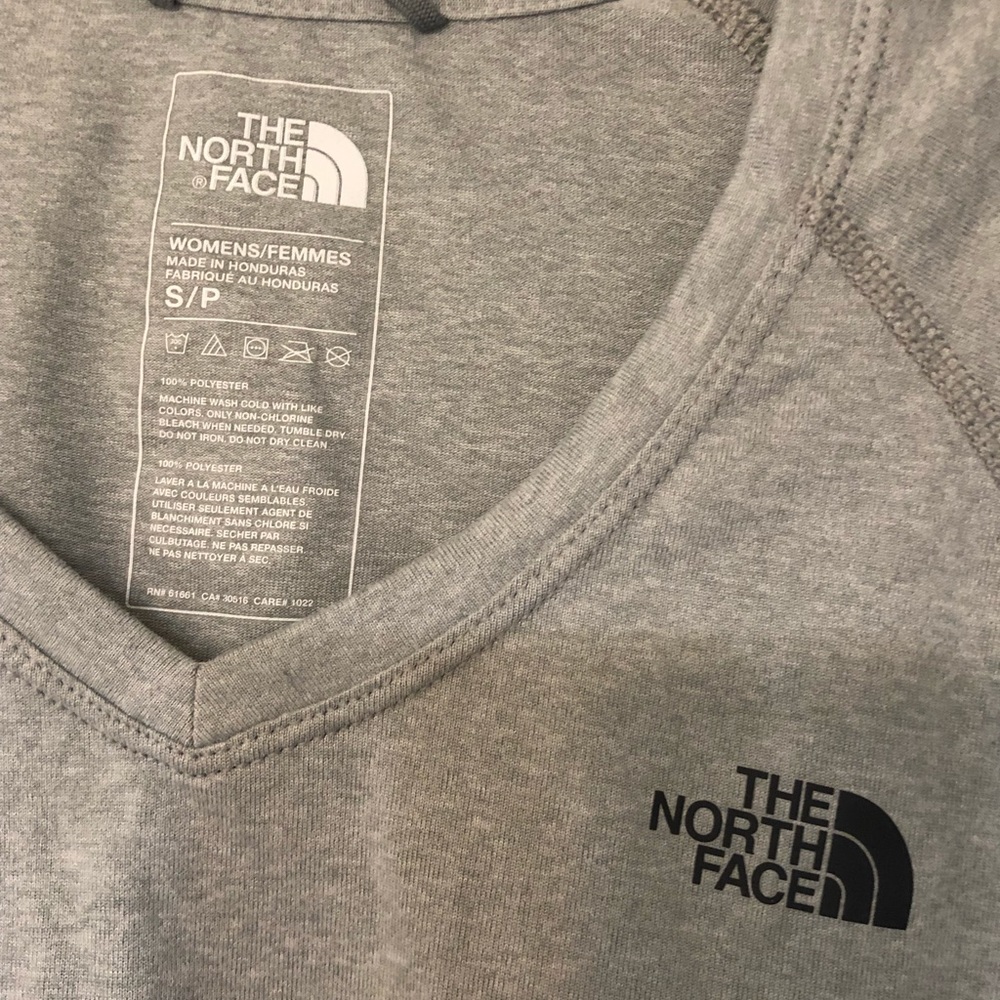 The Northface vneck T-shirt